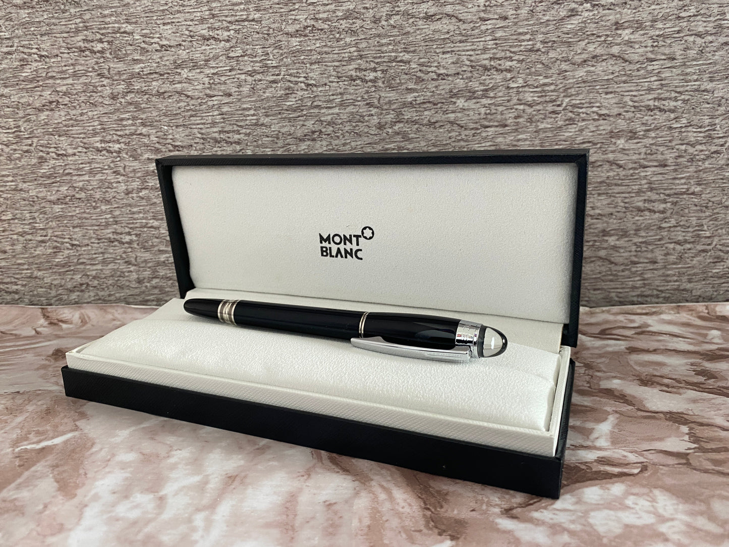 Pluma fuente modelo Starwalker negra M0ntblanc desde $750 MXN