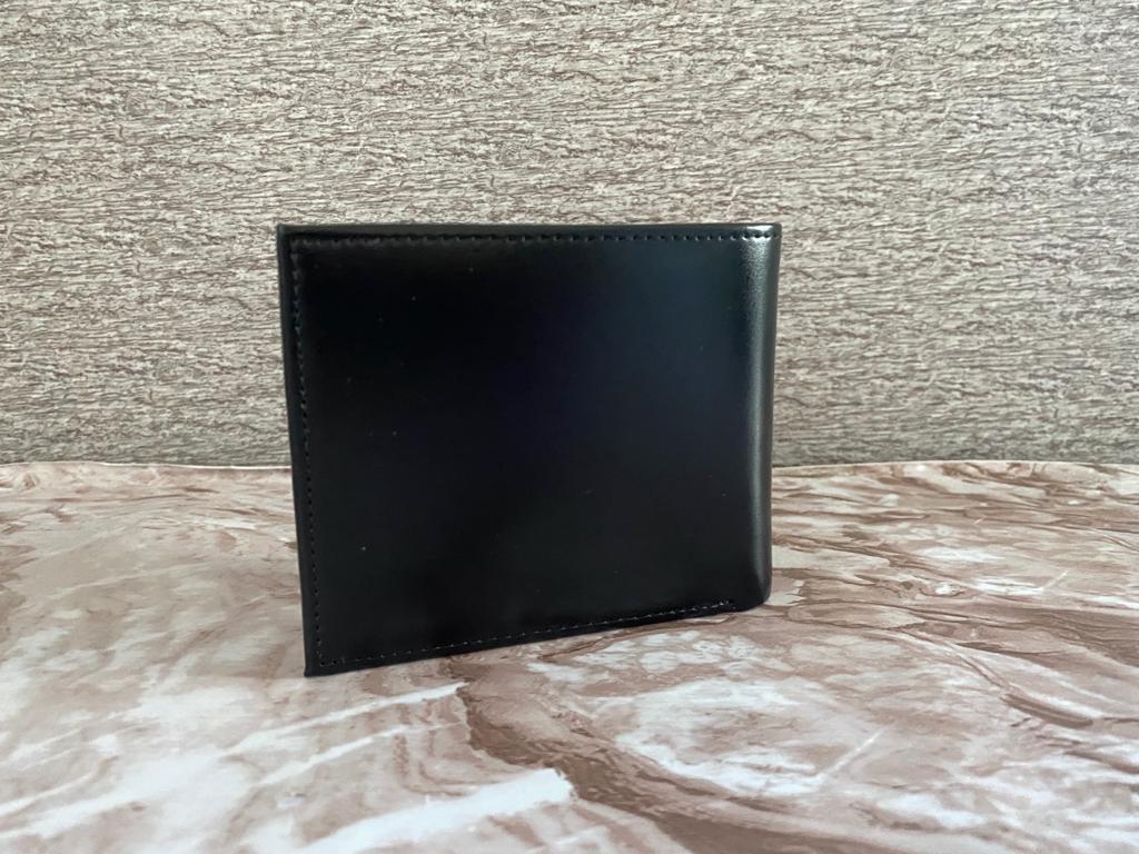 Cartera negra lisa de piel genuina MB interior rojo