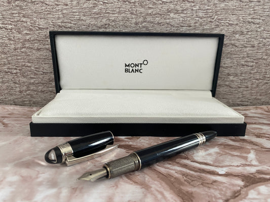Pluma fuente modelo Starwalker negra M0ntblanc desde $750 MXN