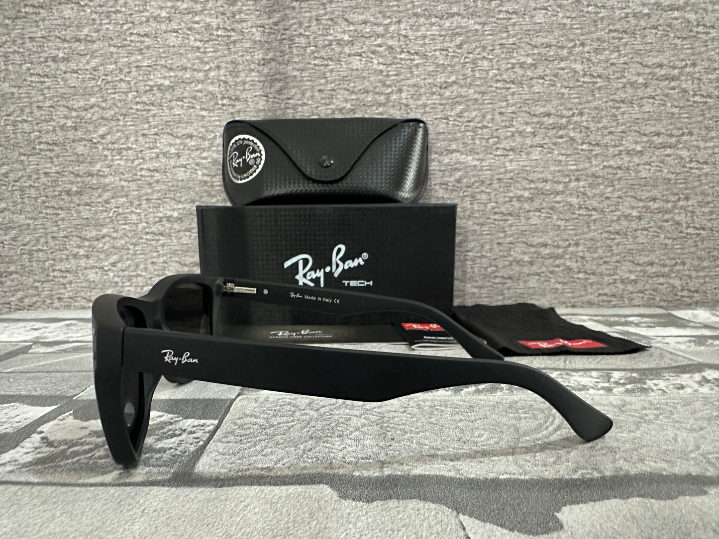 Lentes de sol Ray B. Wayfarer negros