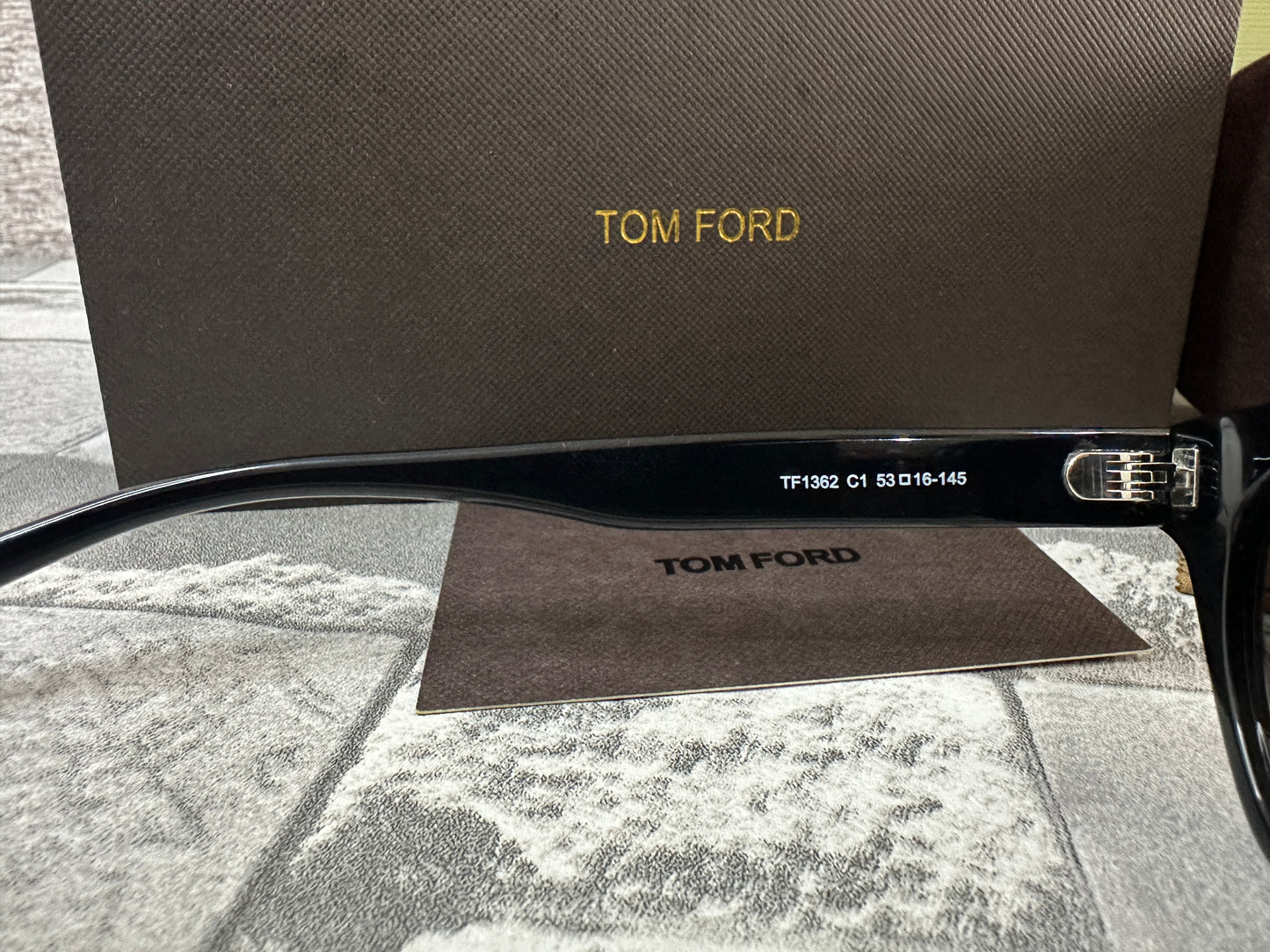 Lentes de Sol Tom F negros