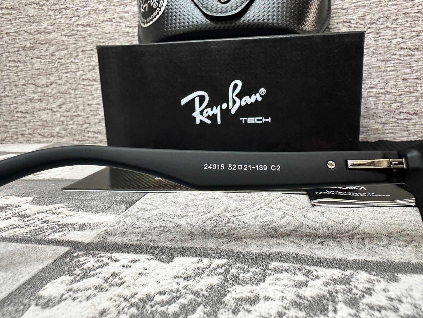 Lentes de sol Ray B. Wayfarer negros