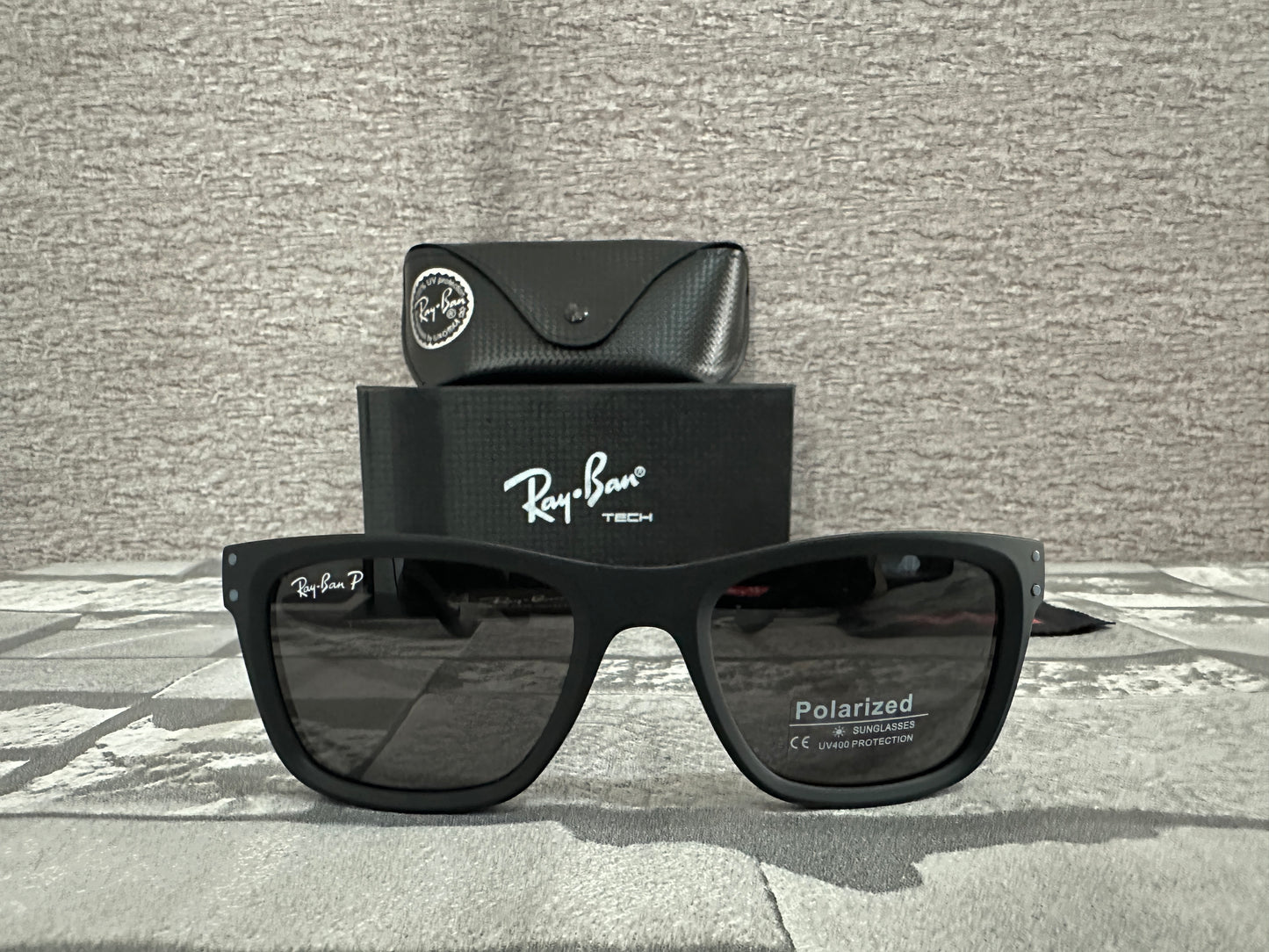 Lentes de sol Ray B. Wayfarer negros