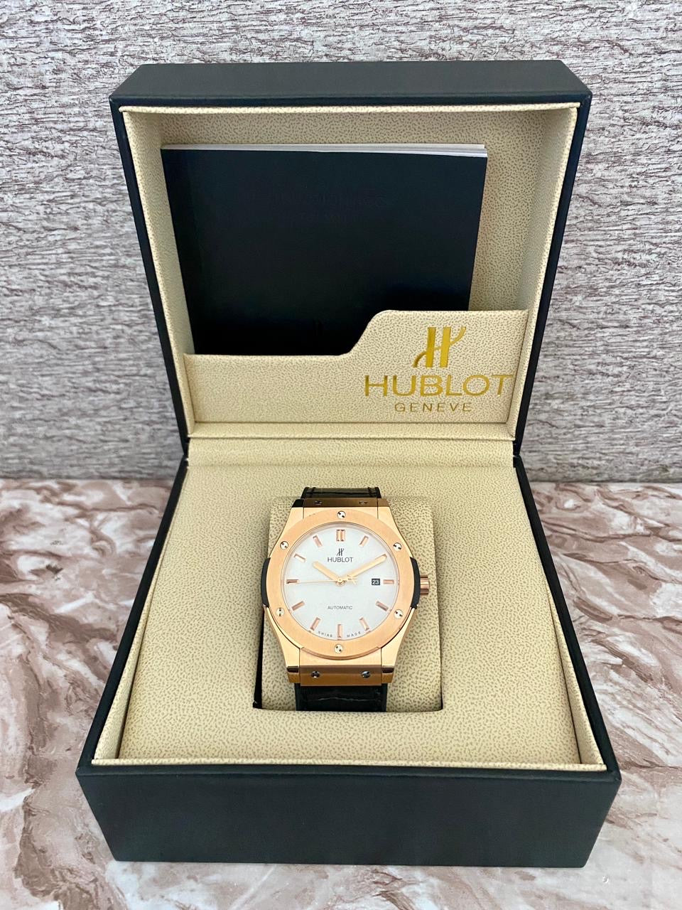 Reloj Cassic Fusion 3 agujas AAA Automático blanco con dorado