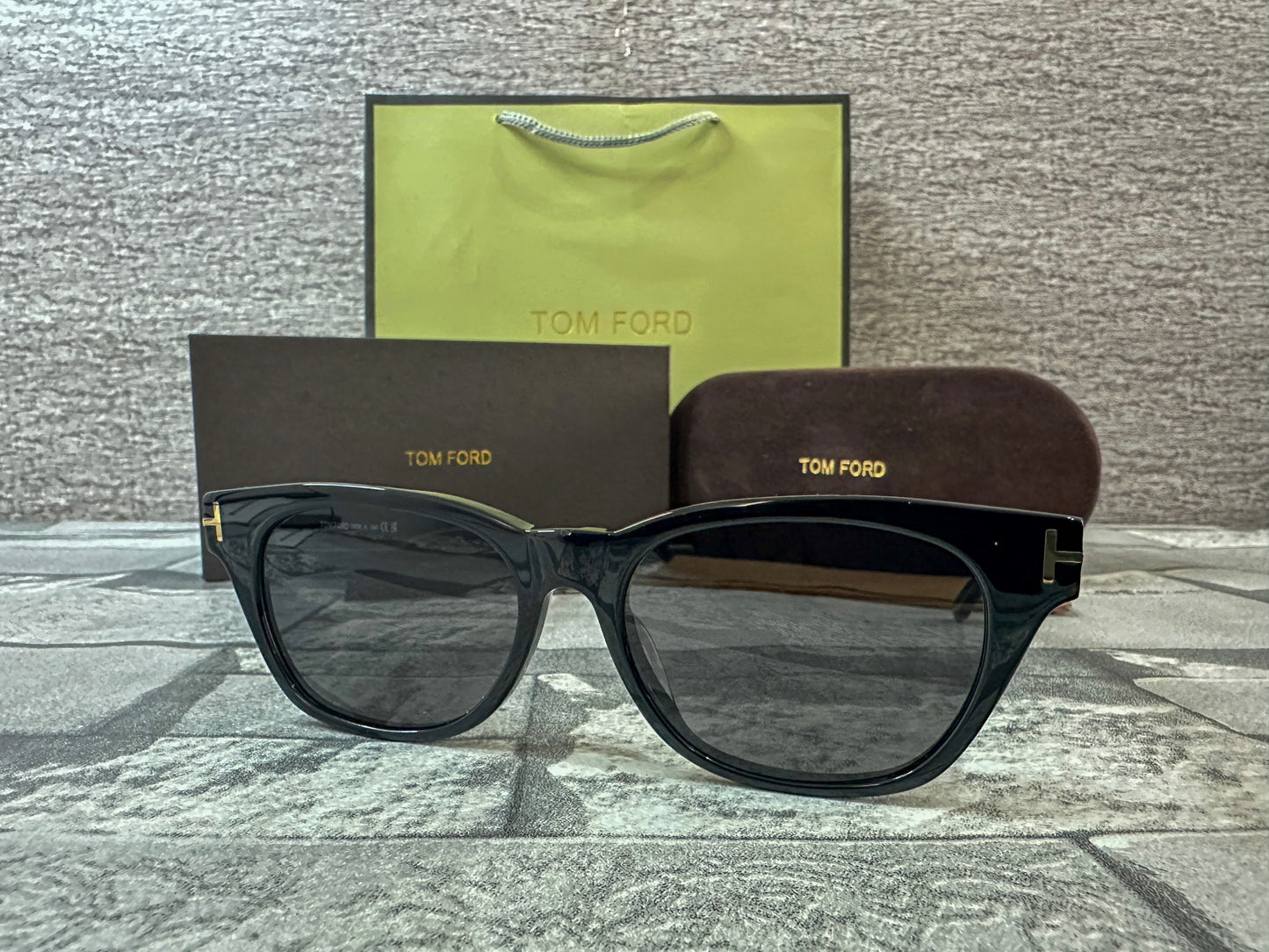 Lentes de Sol Tom F negros