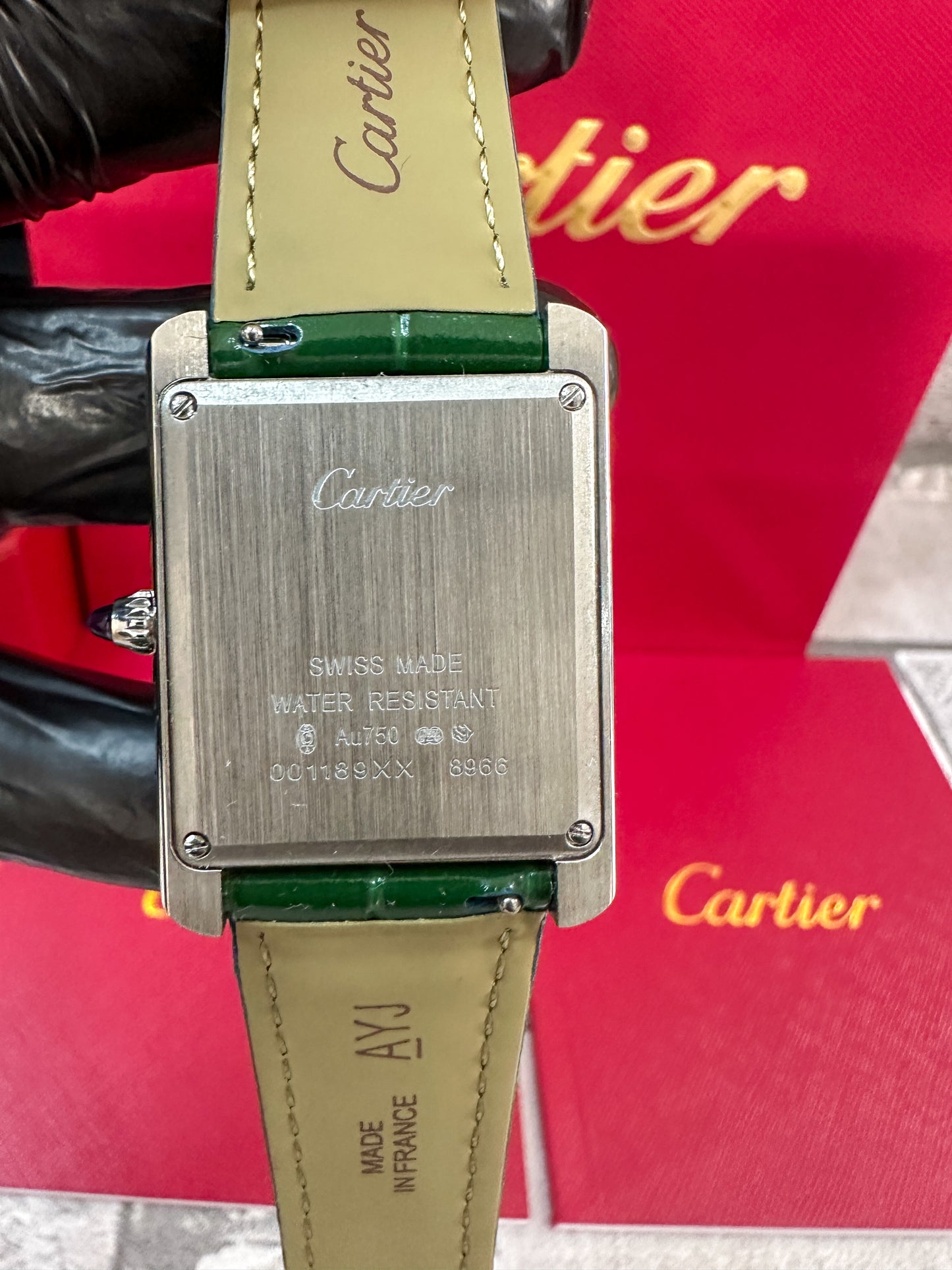 Reloj Tank Must color verde