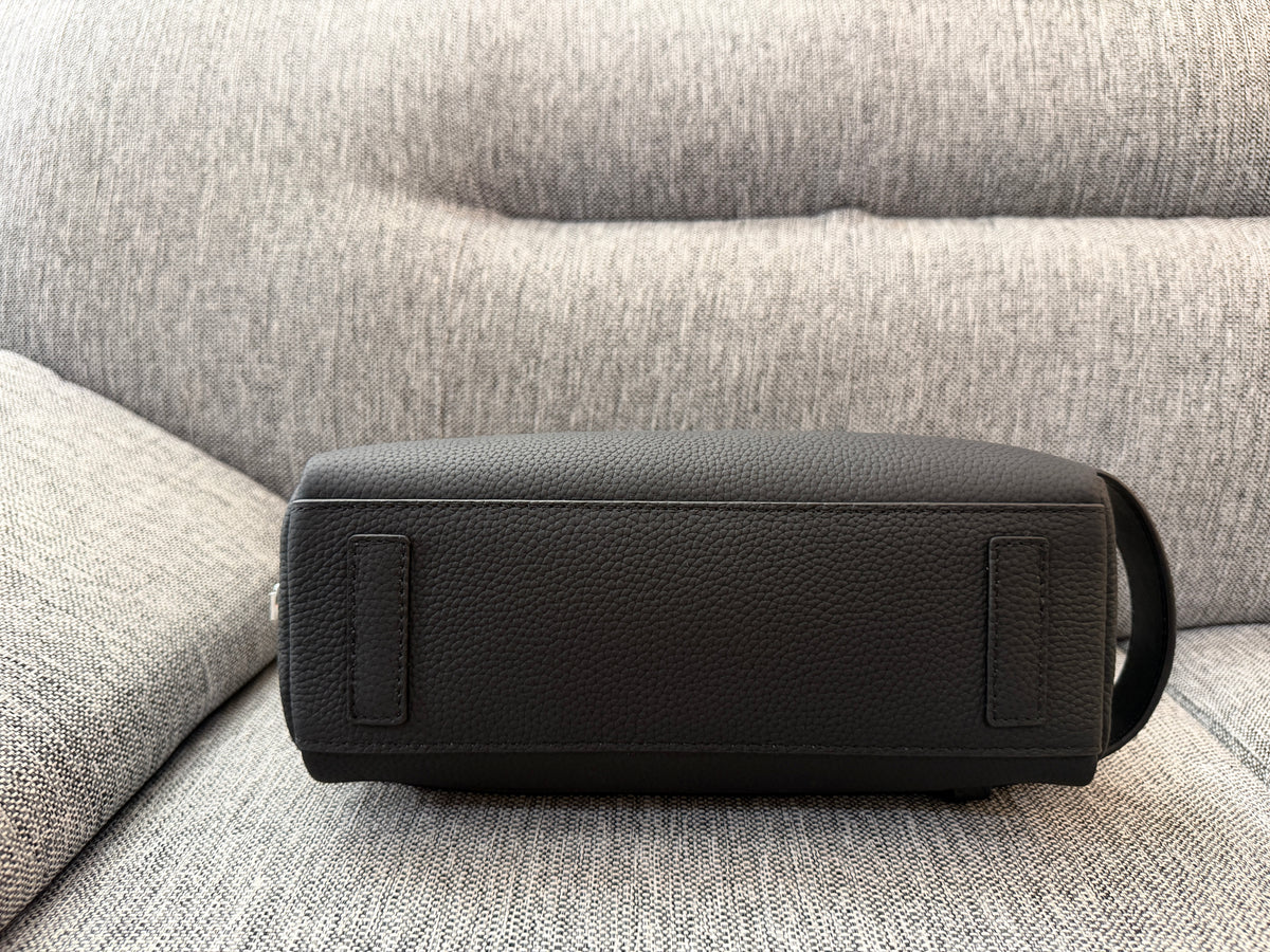 Neceser MB negro con ajuste para maleta Carry On