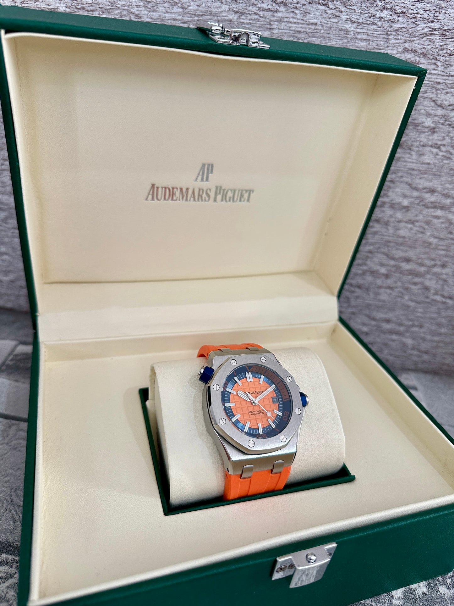 Reloj AP, AAA, Automático, 42 mm., correa de caucho naranja