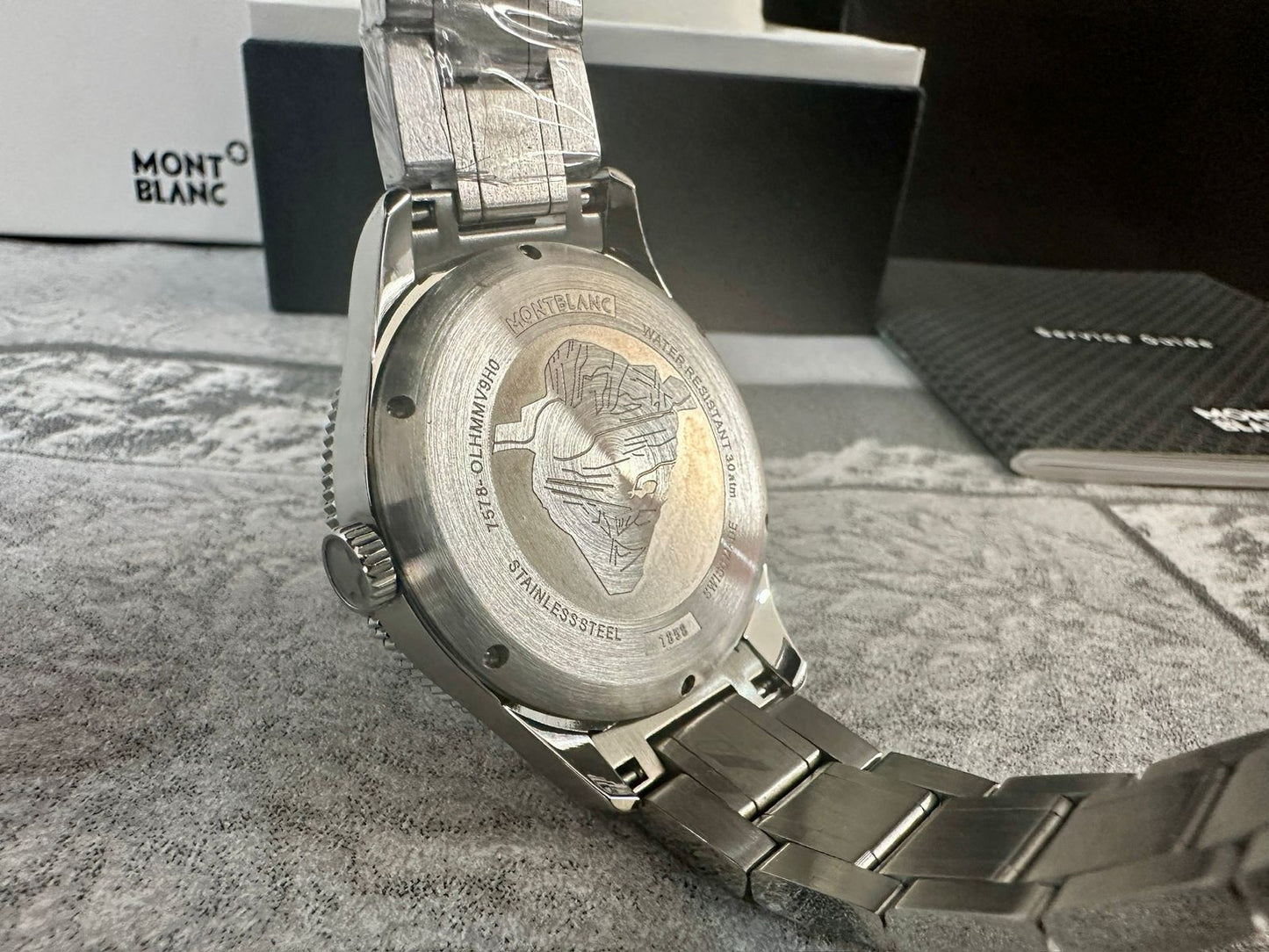 Reloj MB Iced Sea AAA rojo