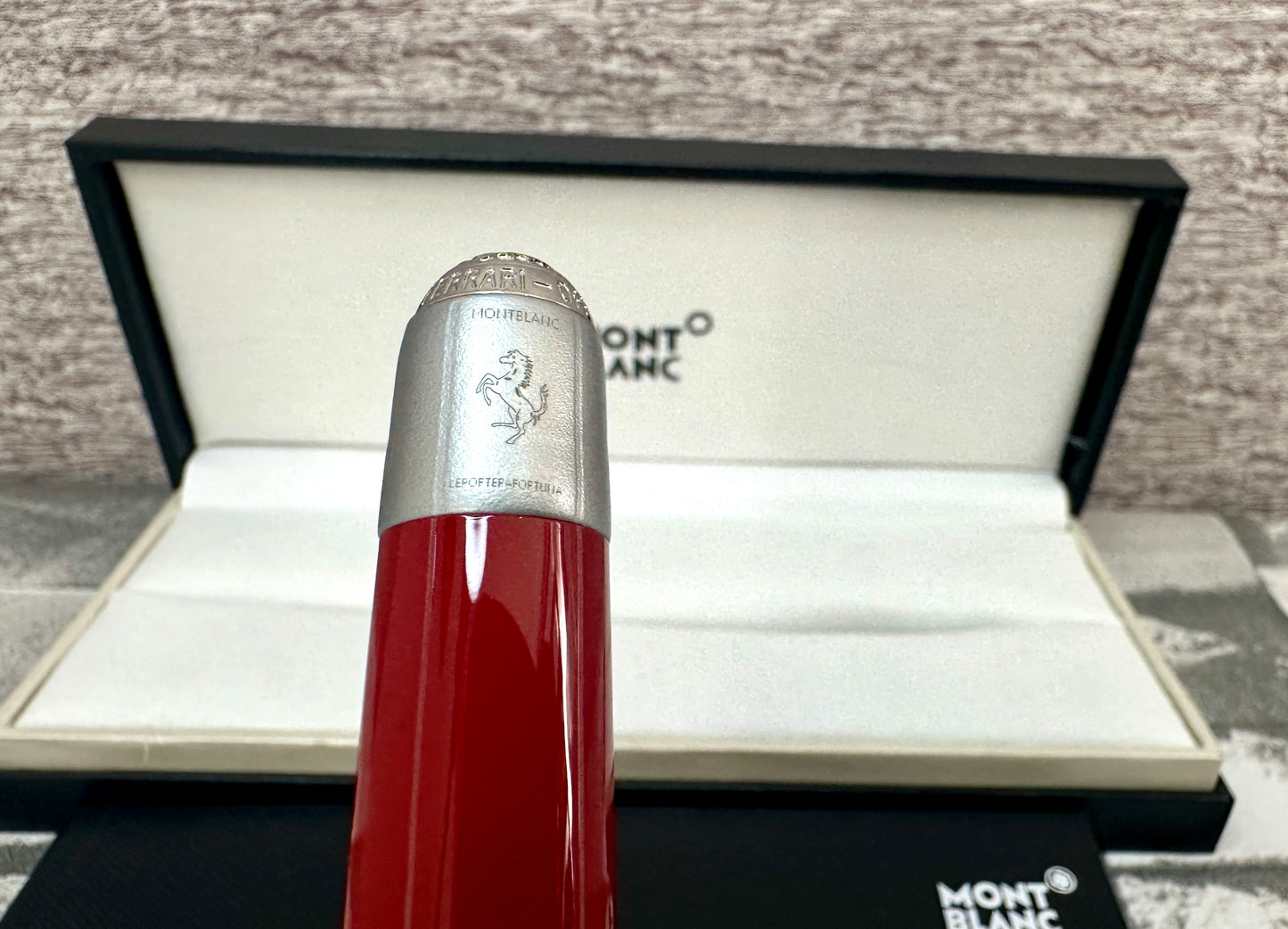 Pluma tipo roller edición Enzo Ferrarl