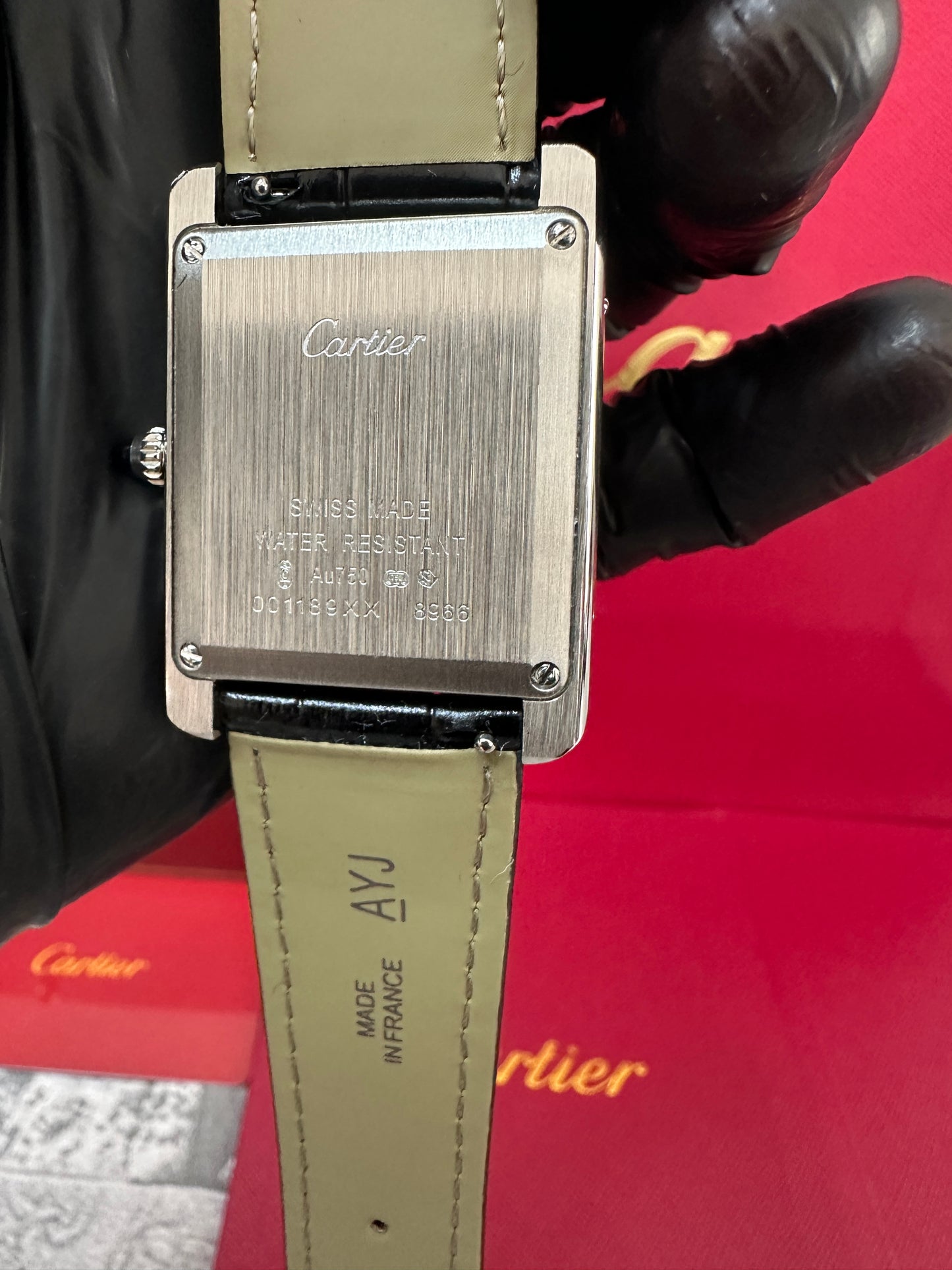 Reloj Tank Must color negro