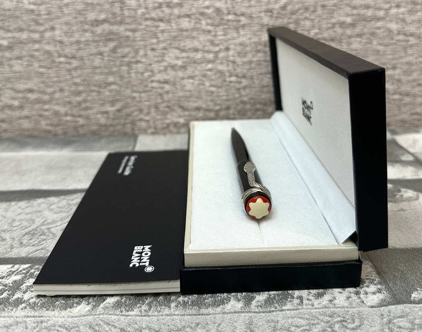 Pluma modelo Snake Mont B