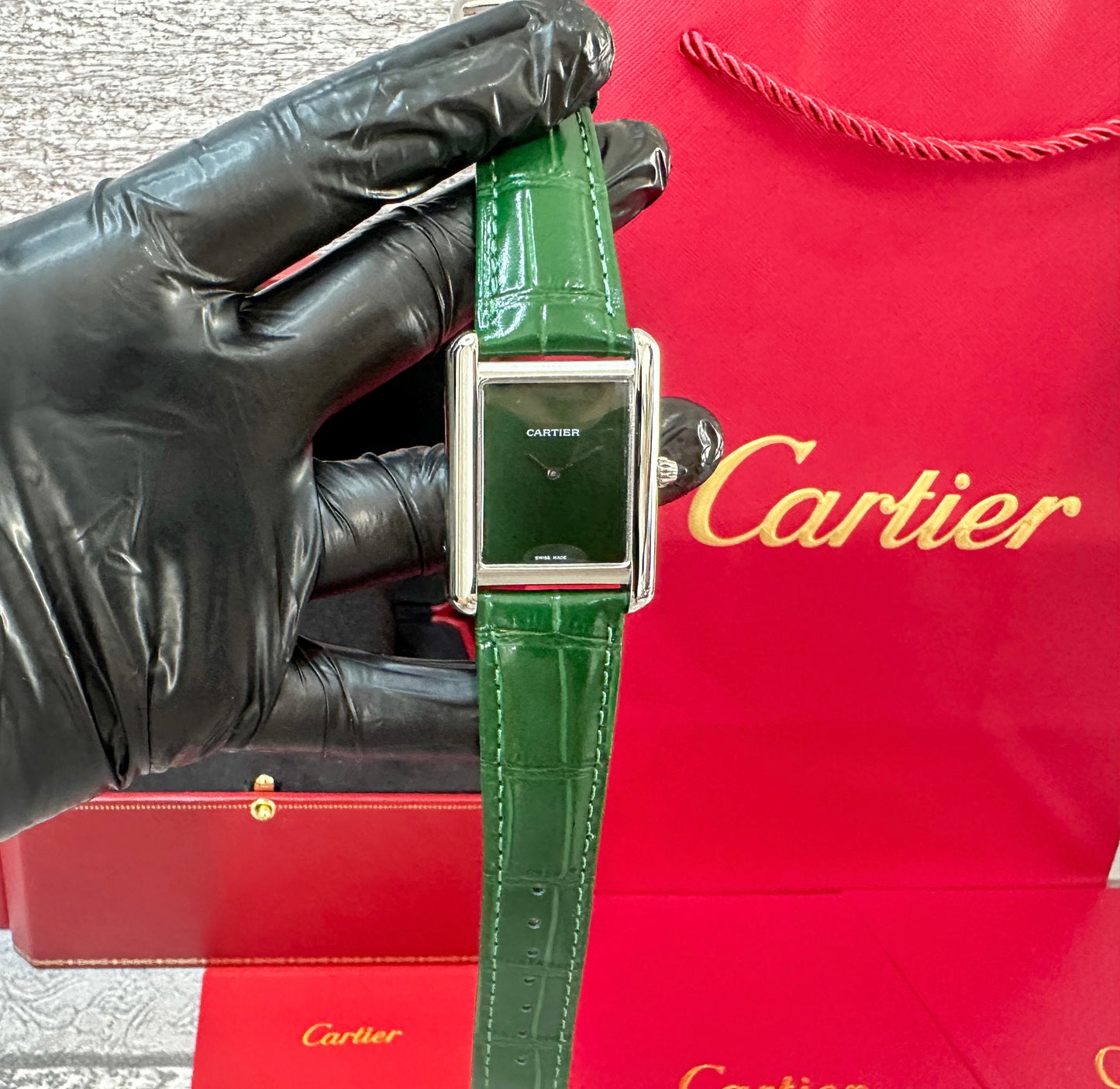 Reloj Tank Must color verde