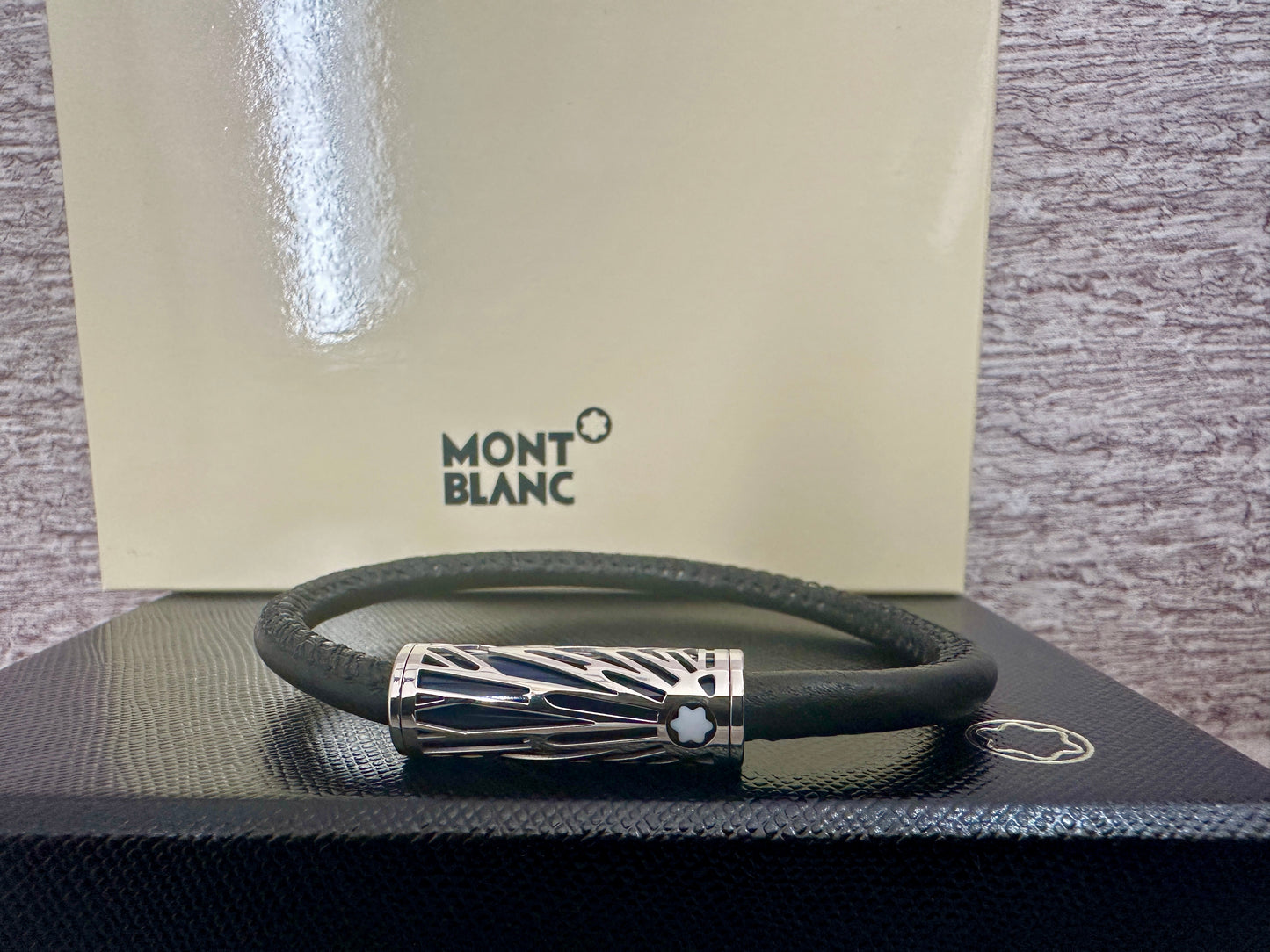 Brazalete Mont edición The Origin color azul