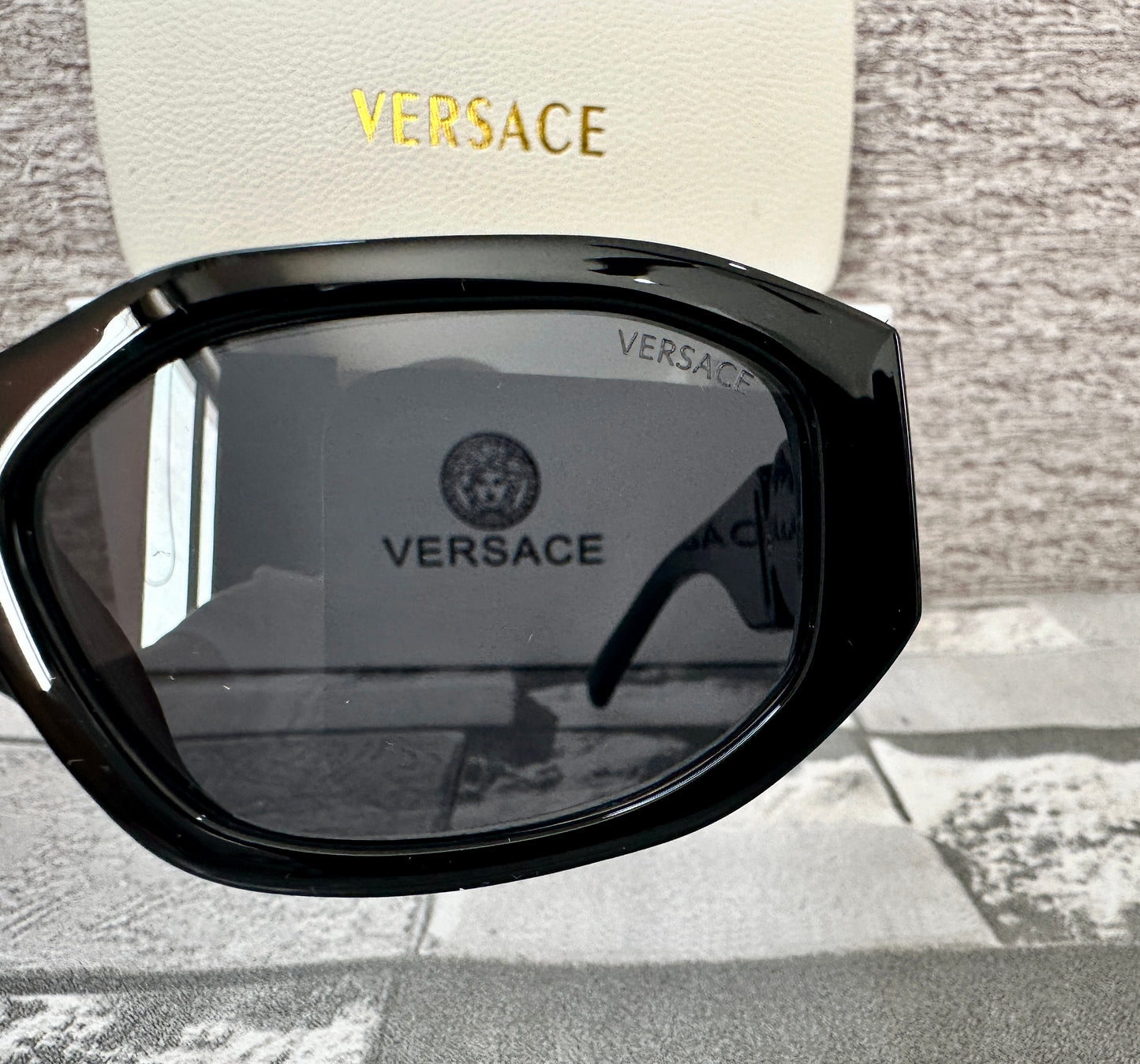 Lentes de Sol Versa. Ce.