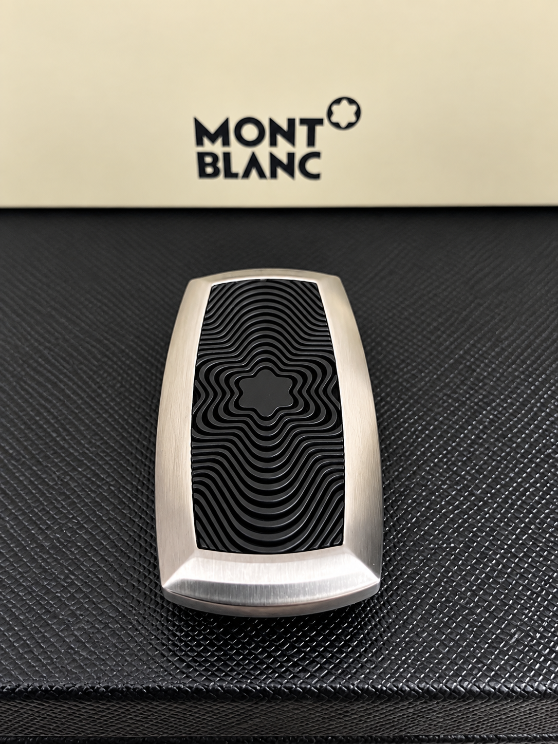 Clip para billetes de Acero y caucho inoxidable Mont B.