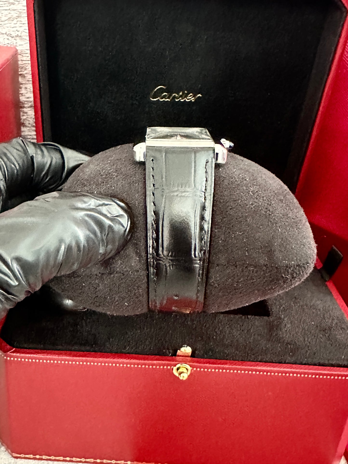 Reloj Tank Must color negro