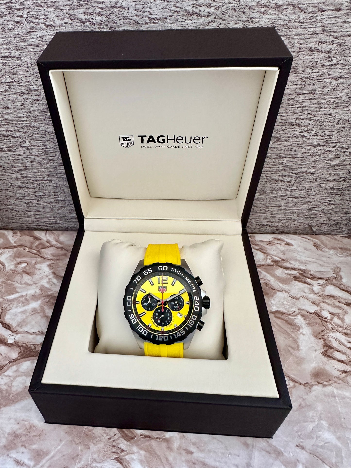 Reloj F1, AAA, Quartz, amarillo