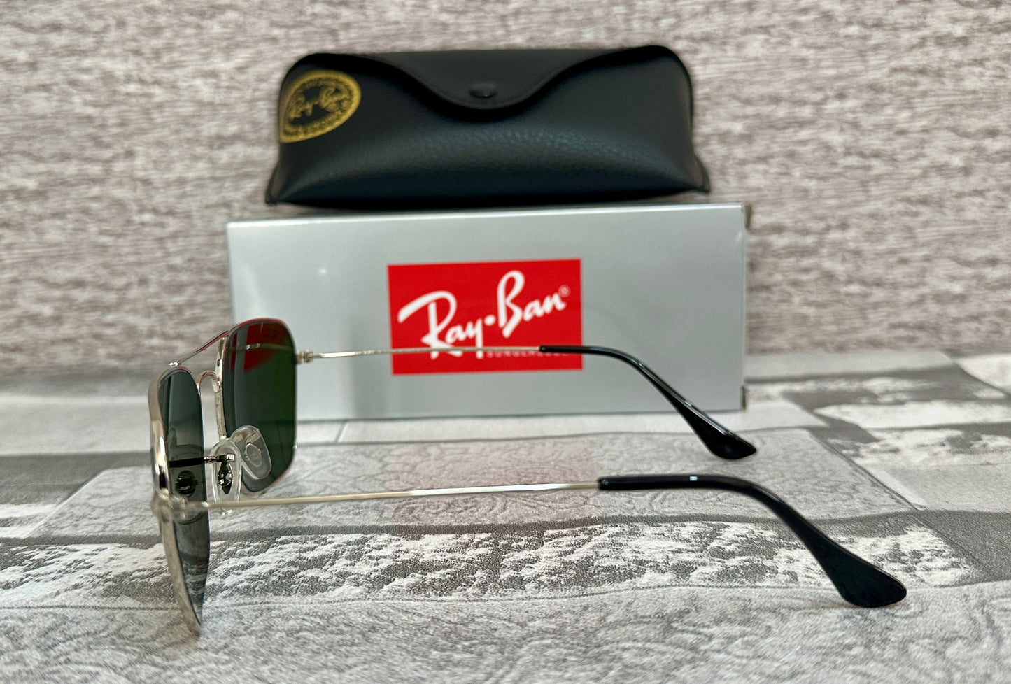Lentes de Sol Ray B. Caravan plateados