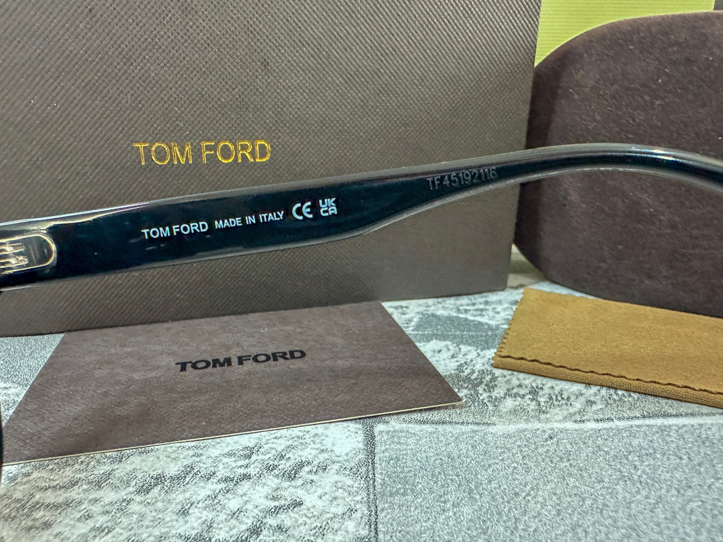 Lentes de Sol Tom F negros