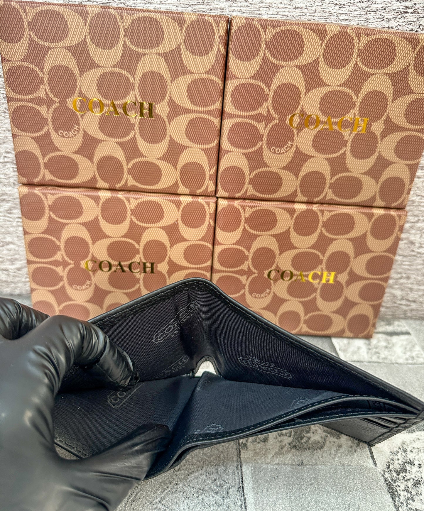 Cartera cafe C0ach con monograma