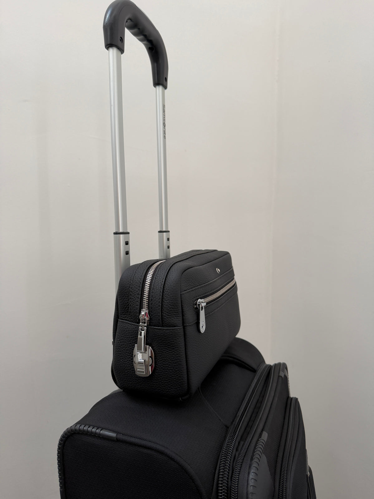 Neceser MB negro con ajuste para maleta Carry On