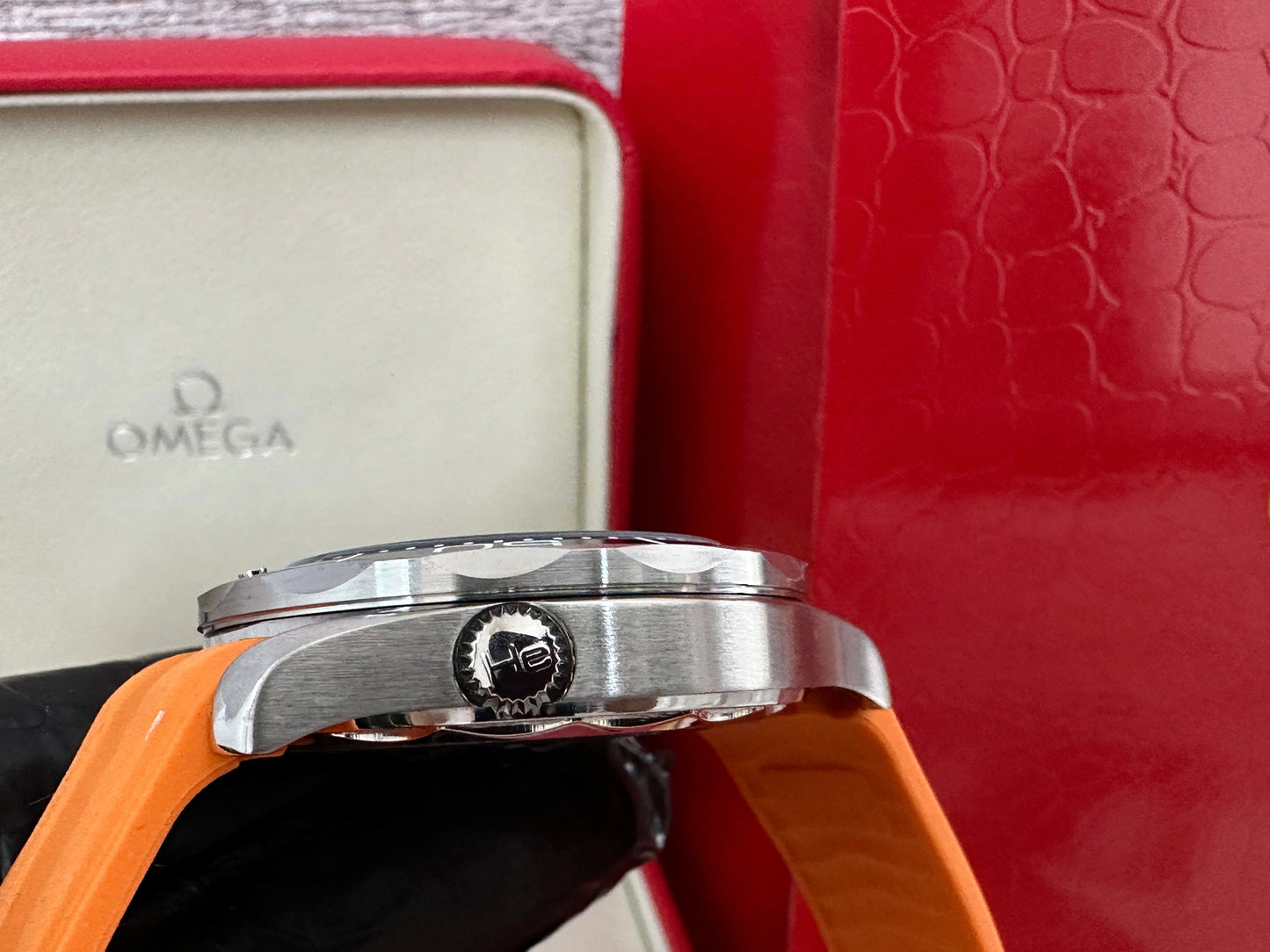 OM Sea Master Diver naranja