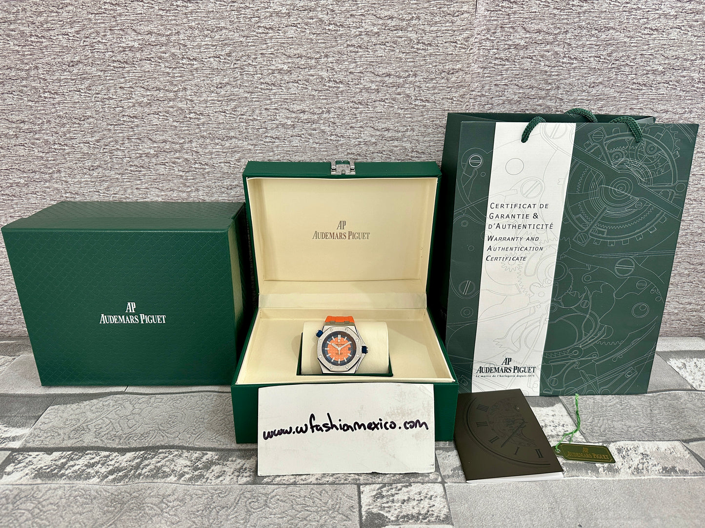Reloj AP, AAA, Automático, 42 mm., correa de caucho naranja