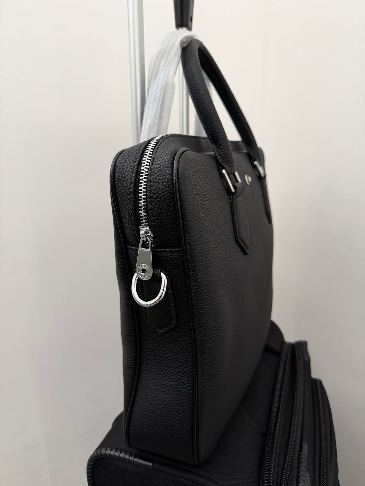Portafolio negro de Piel Genuina, con ajuste para Carry On