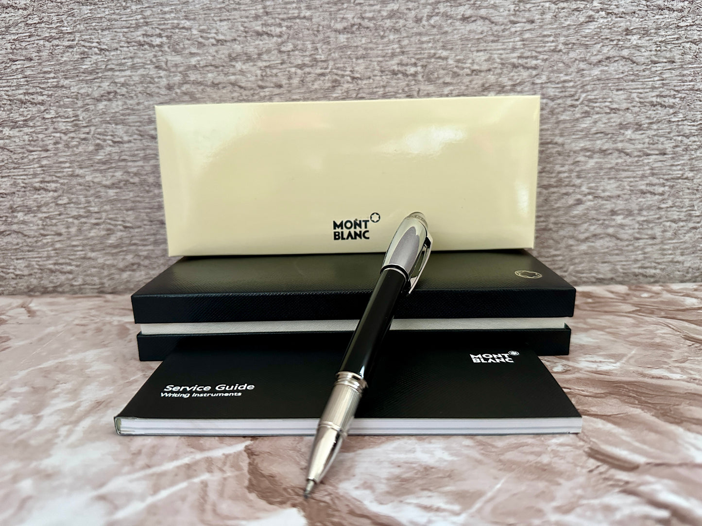 Pluma tipo Rollerball Starwalker MB negro con plateado