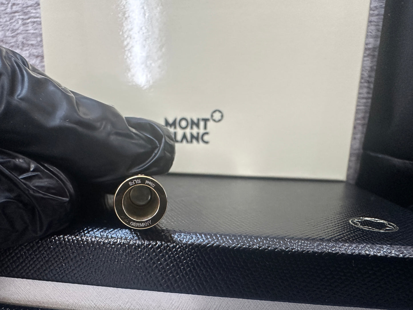 Brazalete Mont edición The Origin color verde