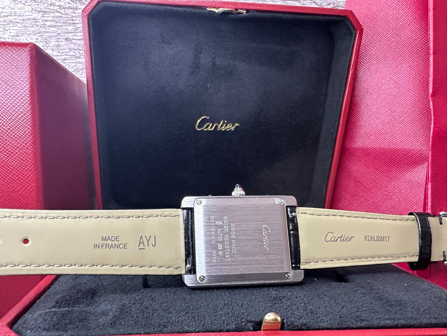 Reloj Tank Must color negro