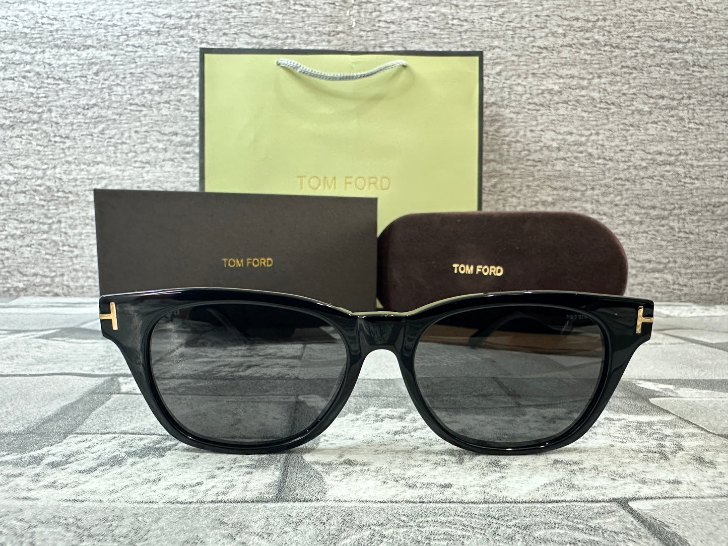 Lentes de Sol Tom F negros
