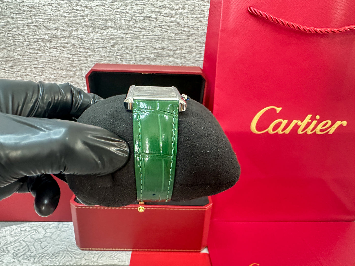 Reloj Tank Must color verde