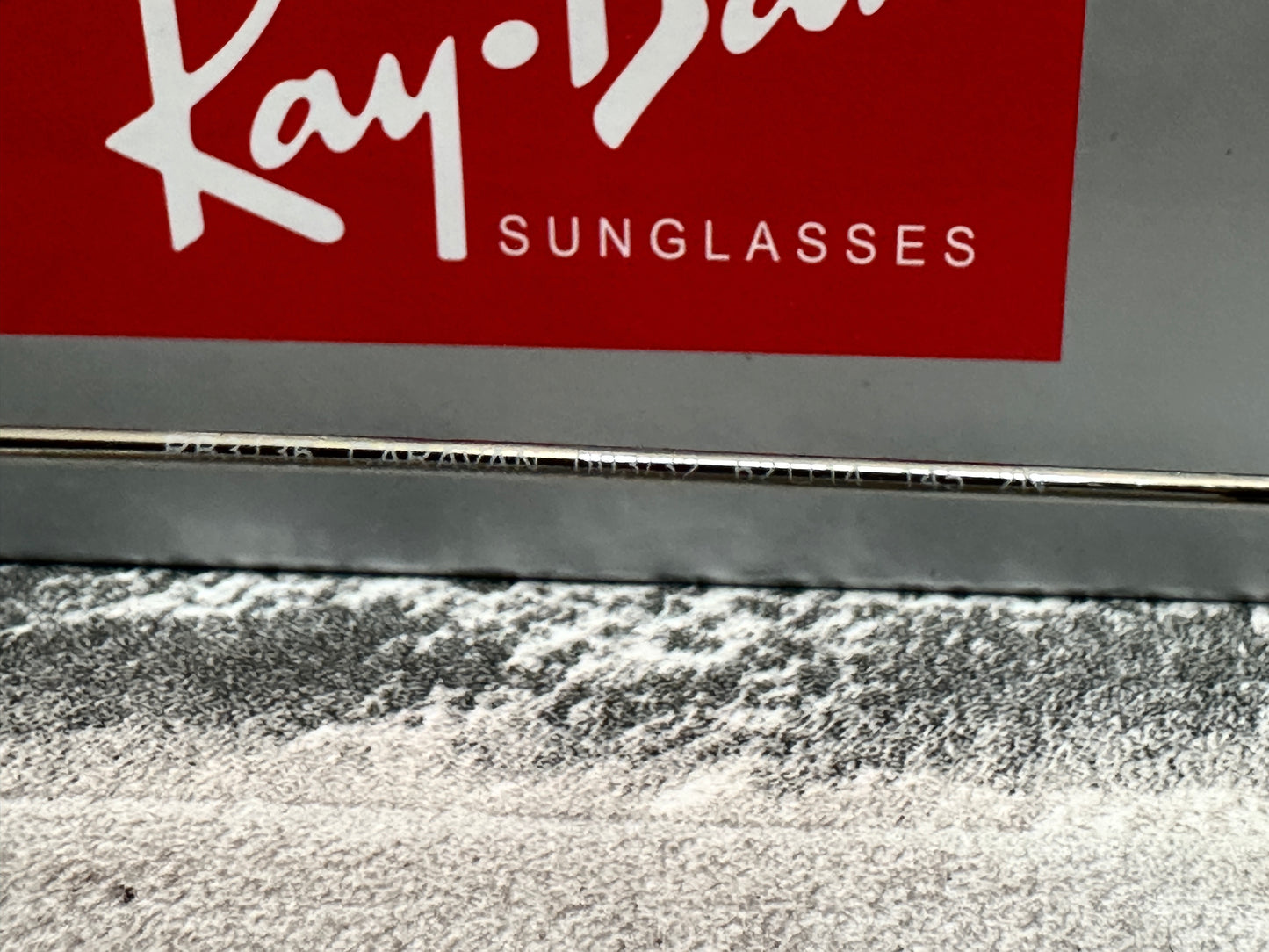 Lentes de Sol Ray B. Caravan plateados