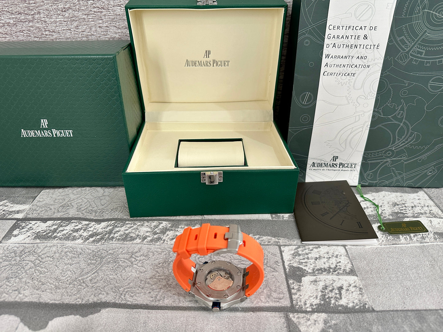 Reloj AP, AAA, Automático, 42 mm., correa de caucho naranja