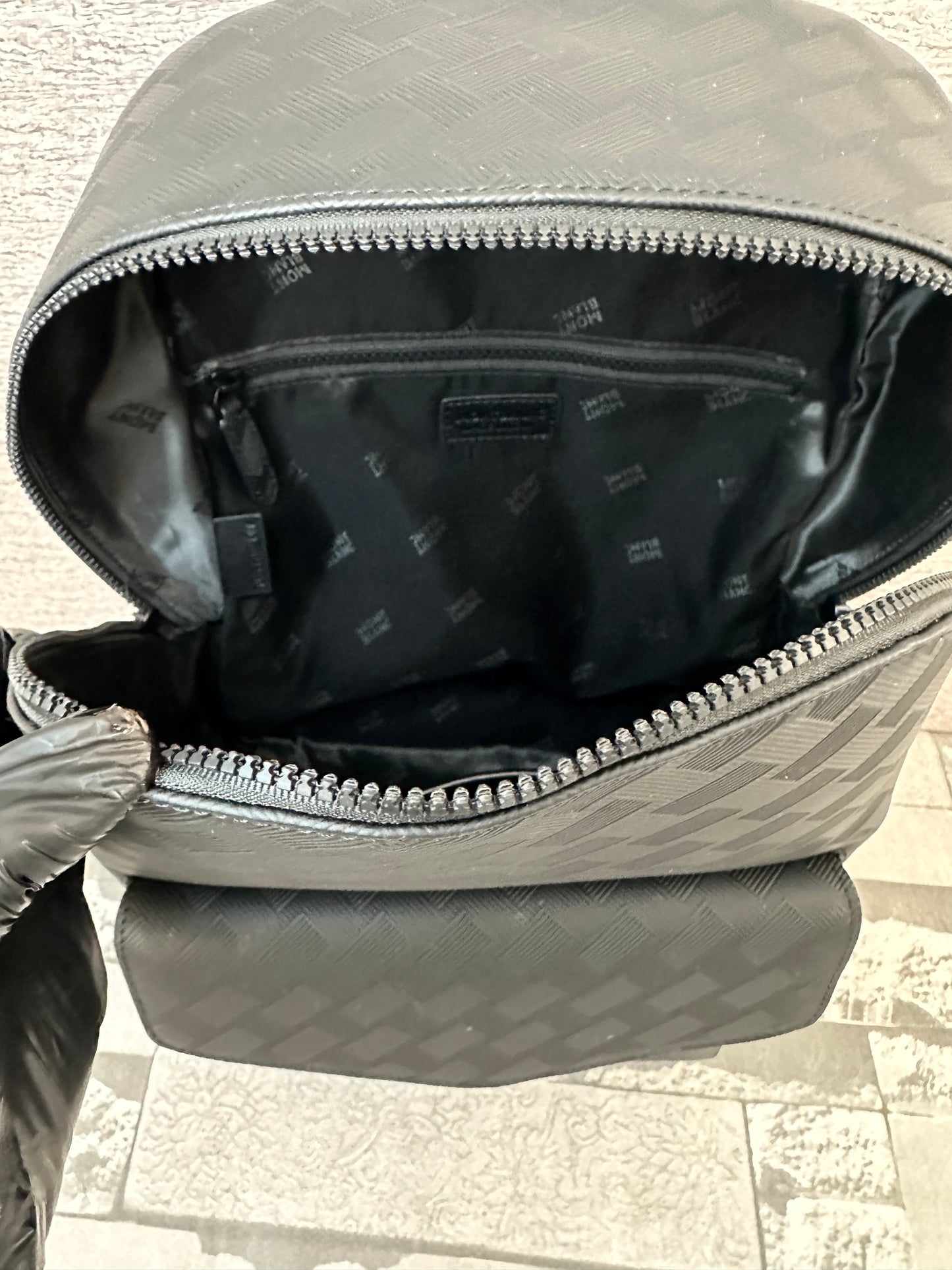 Mochila negra modelo Extreme