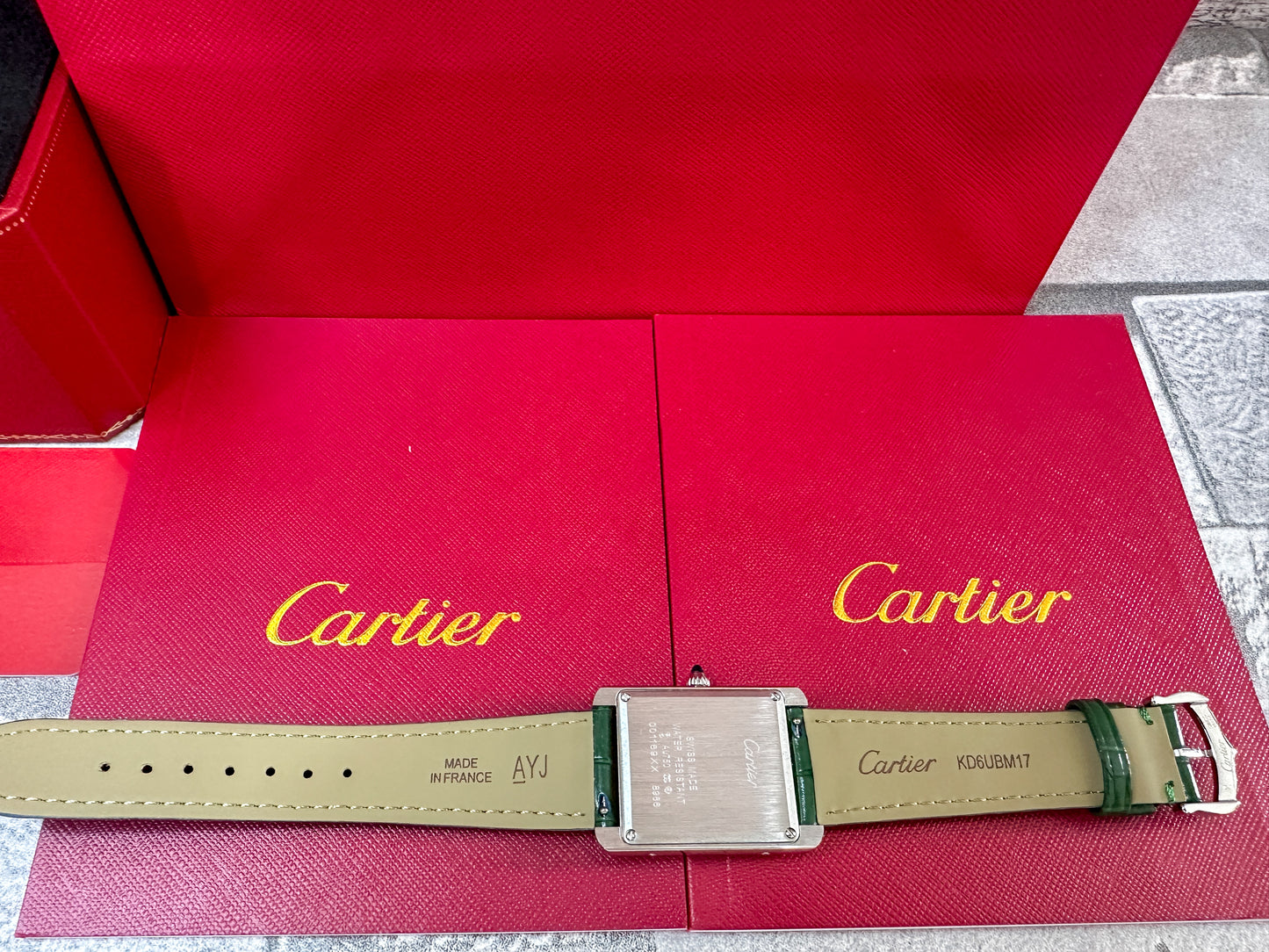 Reloj Tank Must color verde