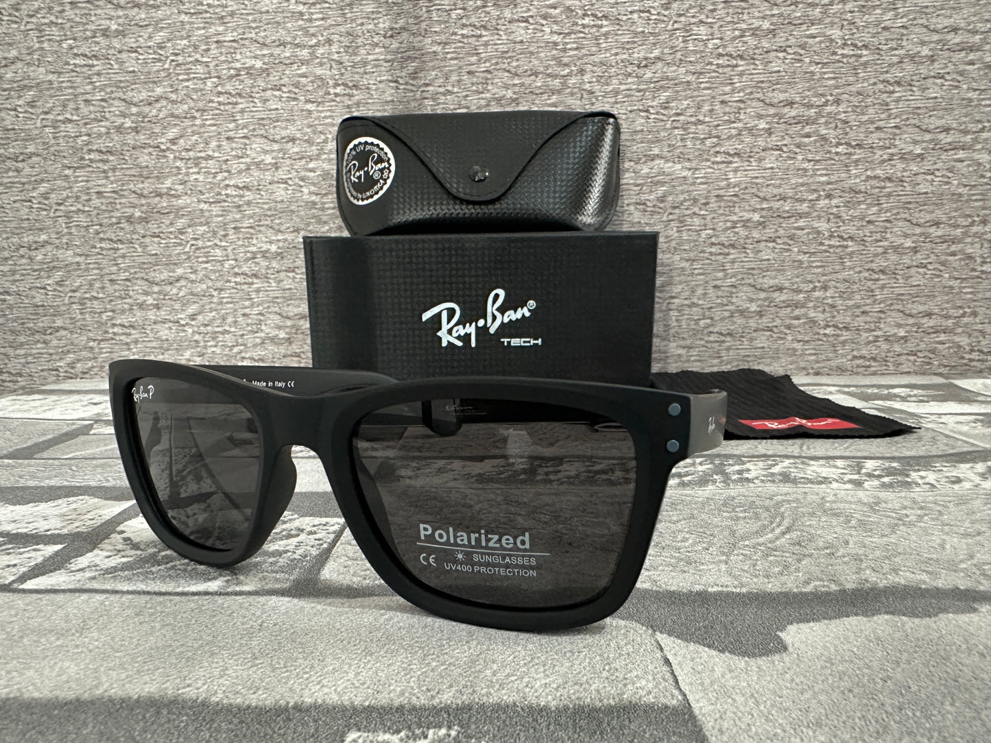 Lentes de sol Ray B. Wayfarer negros