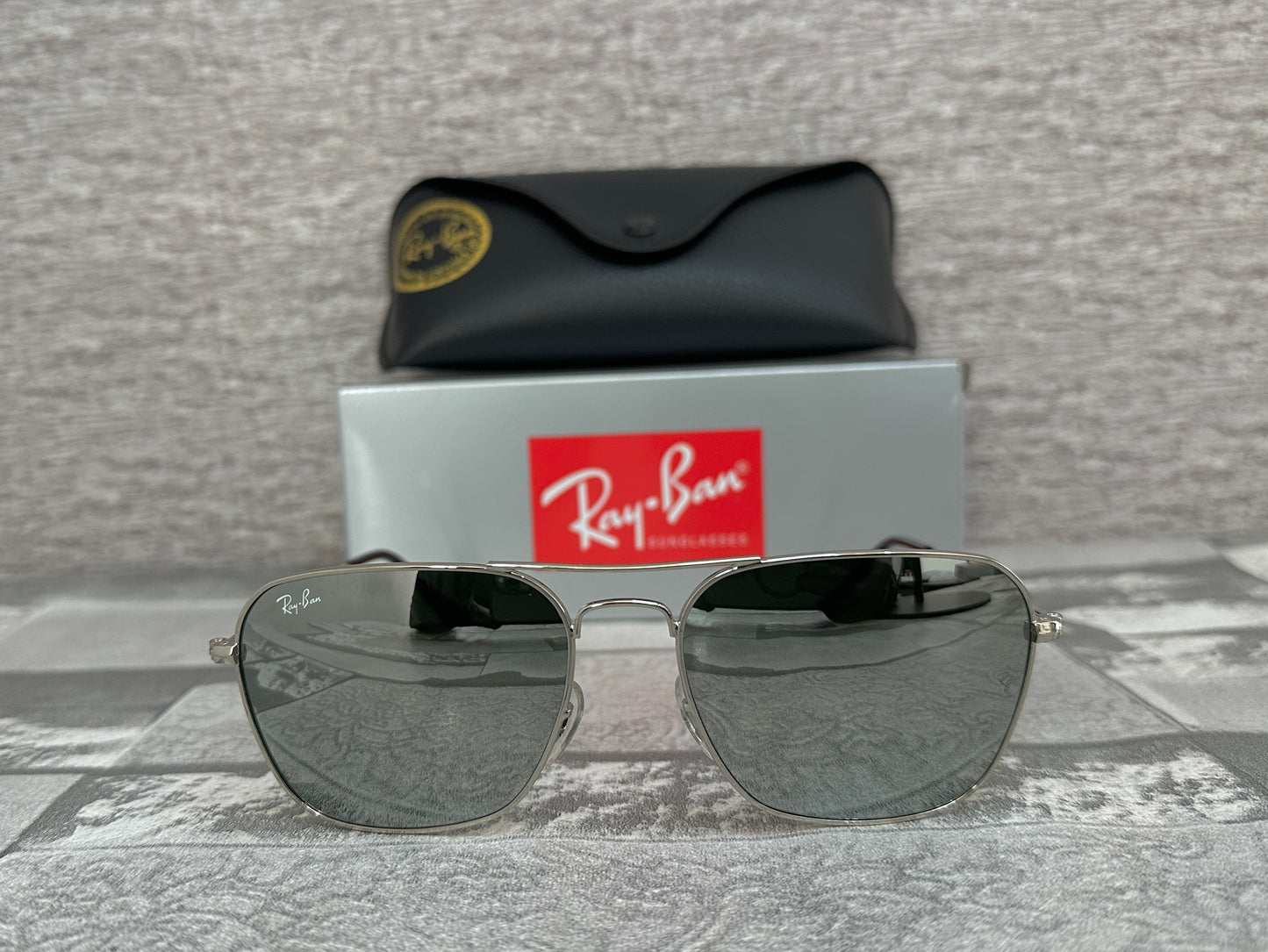Lentes de Sol Ray B. Caravan plateados