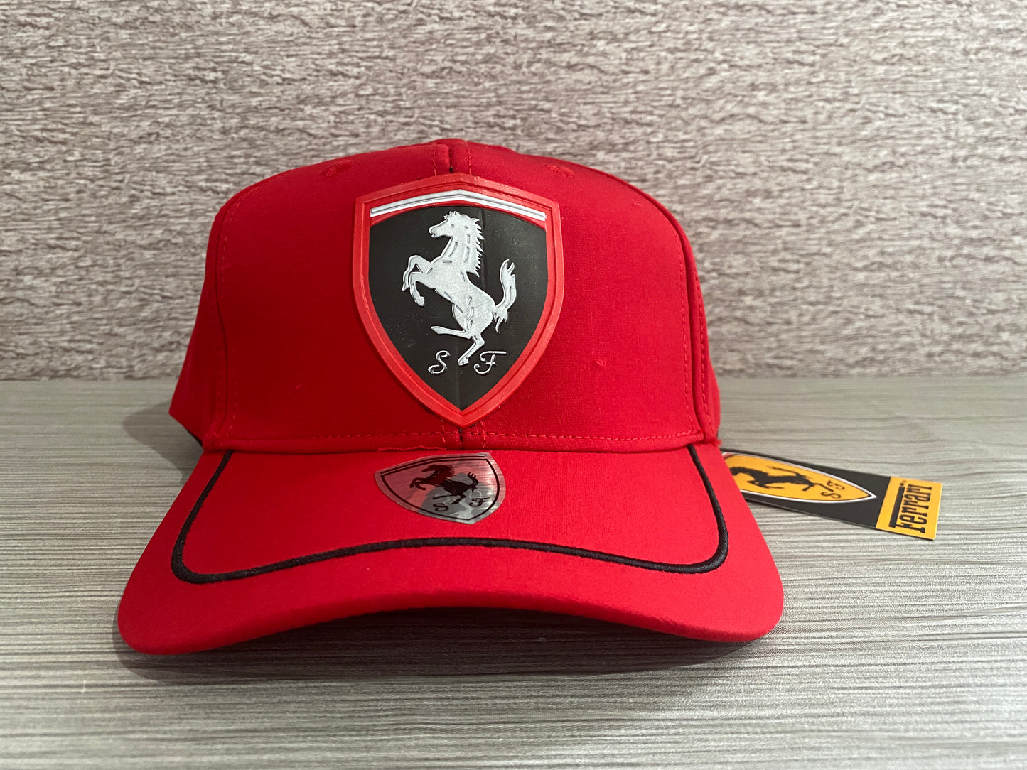 Gorra Roja Top Quality Ferrar1