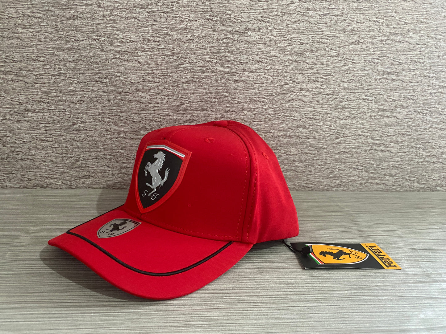 Gorra Roja Top Quality Ferrar1