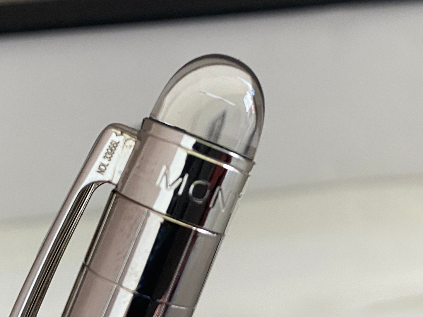 Pluma modelo bolígrafo StarWalker plateado M0nt bl4nc desde $750 MXN