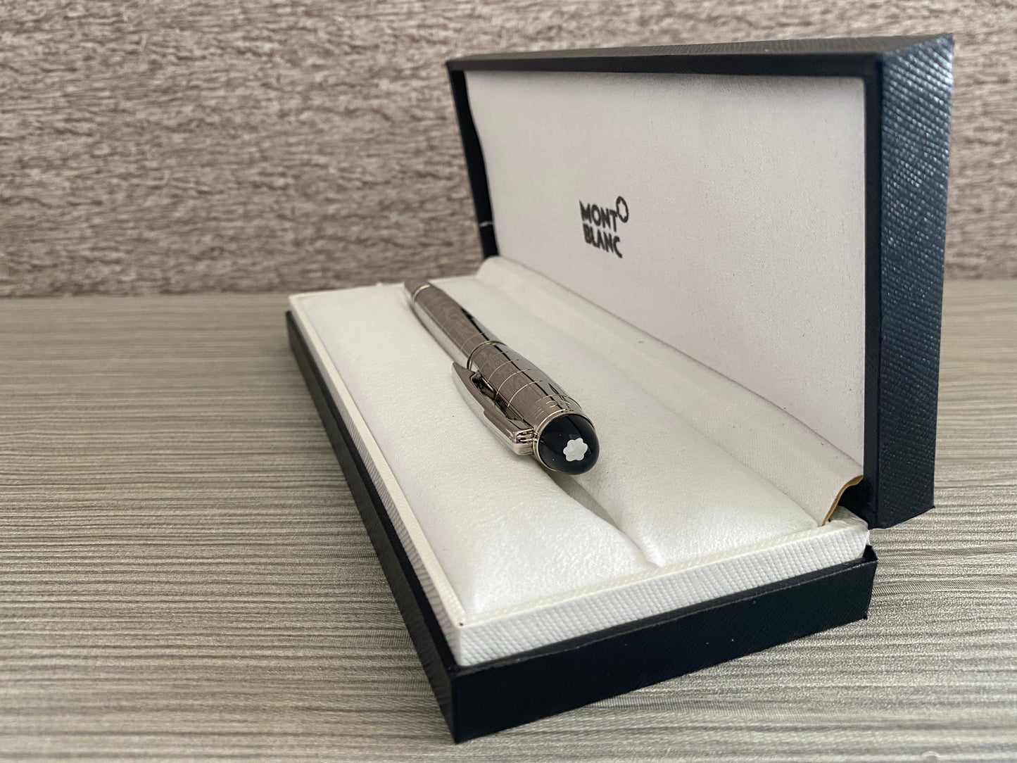 Pluma modelo Rollerball StarWalker plateada M0nt bl4nc desde $750 MXN