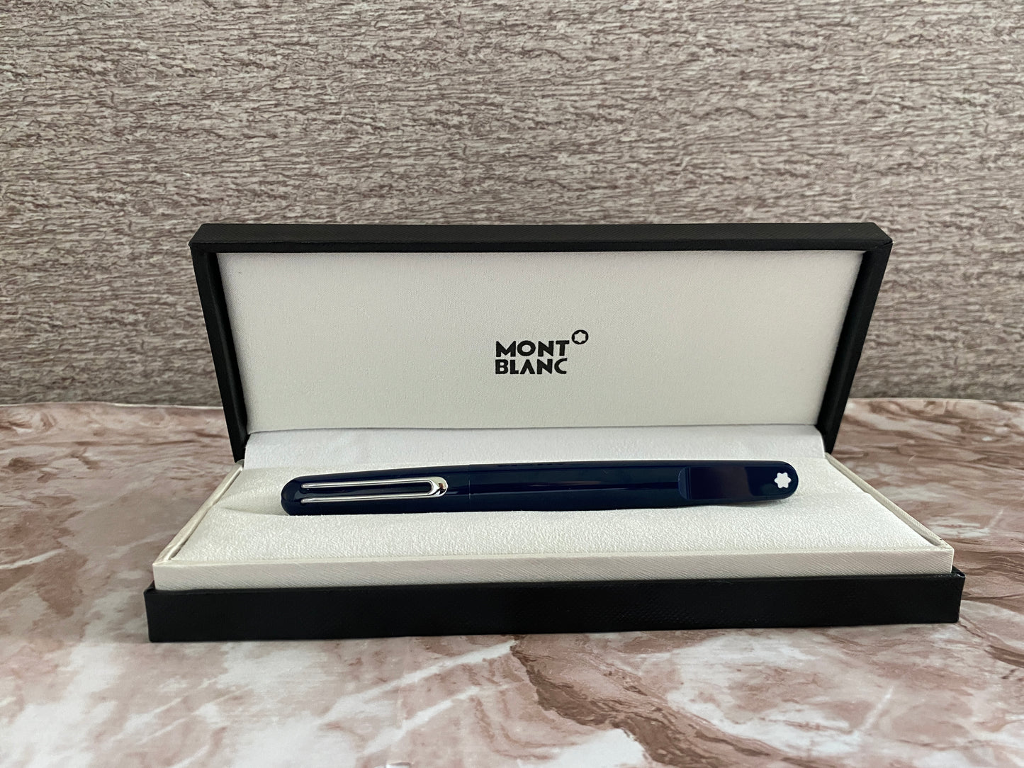 Pluma tipo rollerball serie M azul M0ntblanc desde $850 MXN