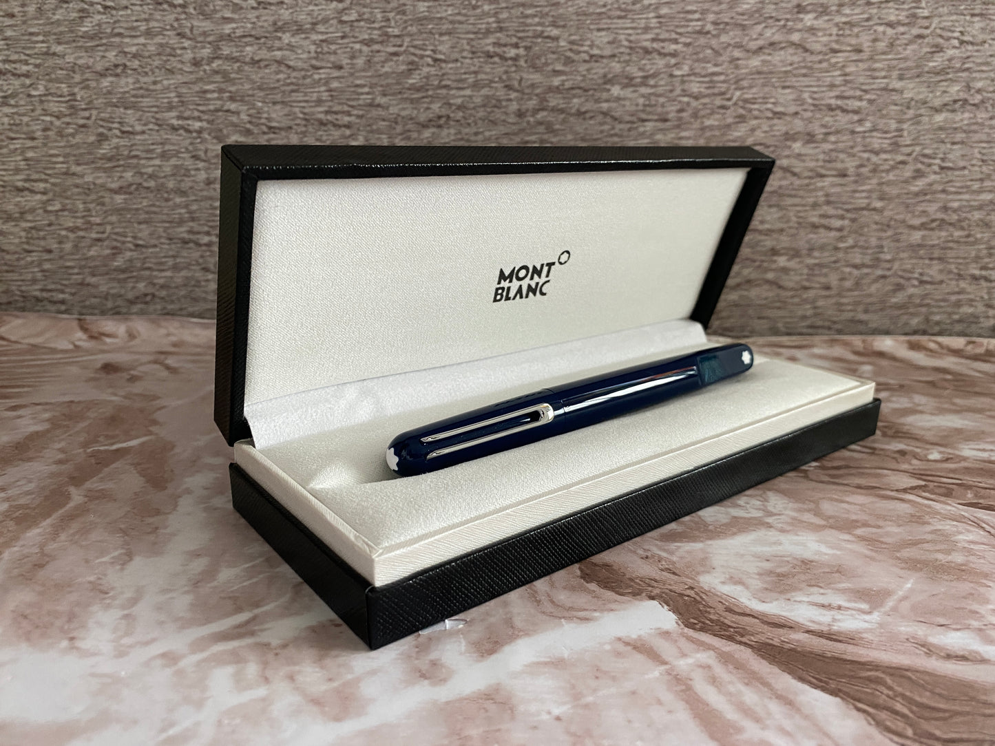 Pluma tipo rollerball serie M azul M0ntblanc desde $850 MXN