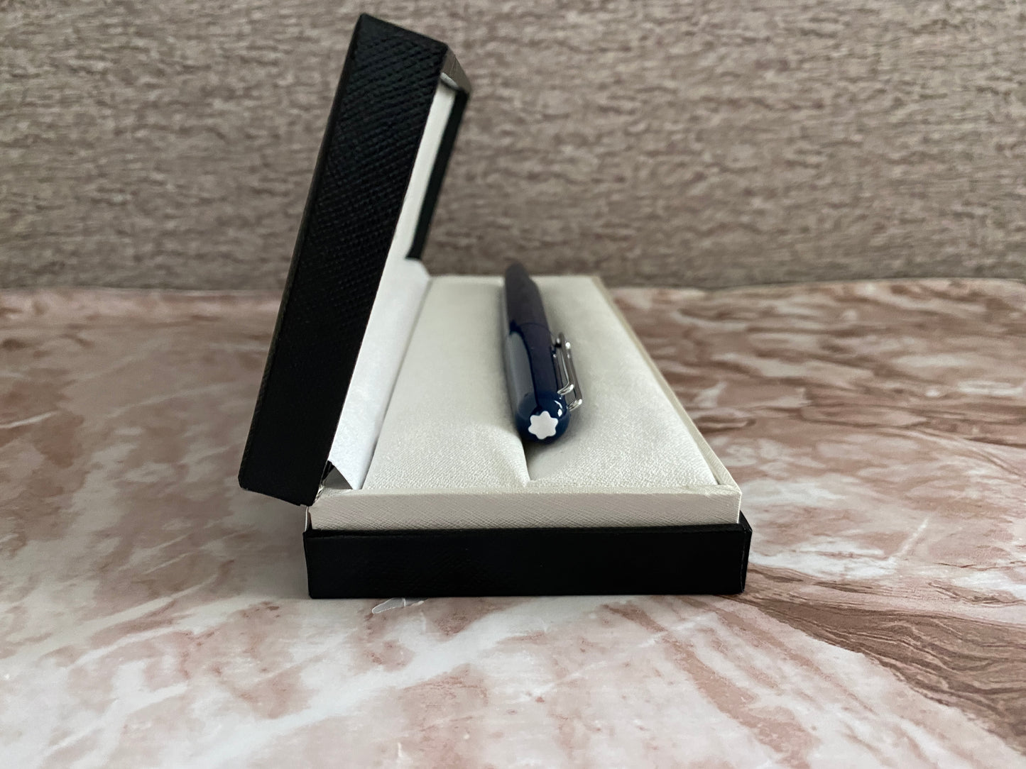 Pluma tipo rollerball serie M azul M0ntblanc desde $850 MXN