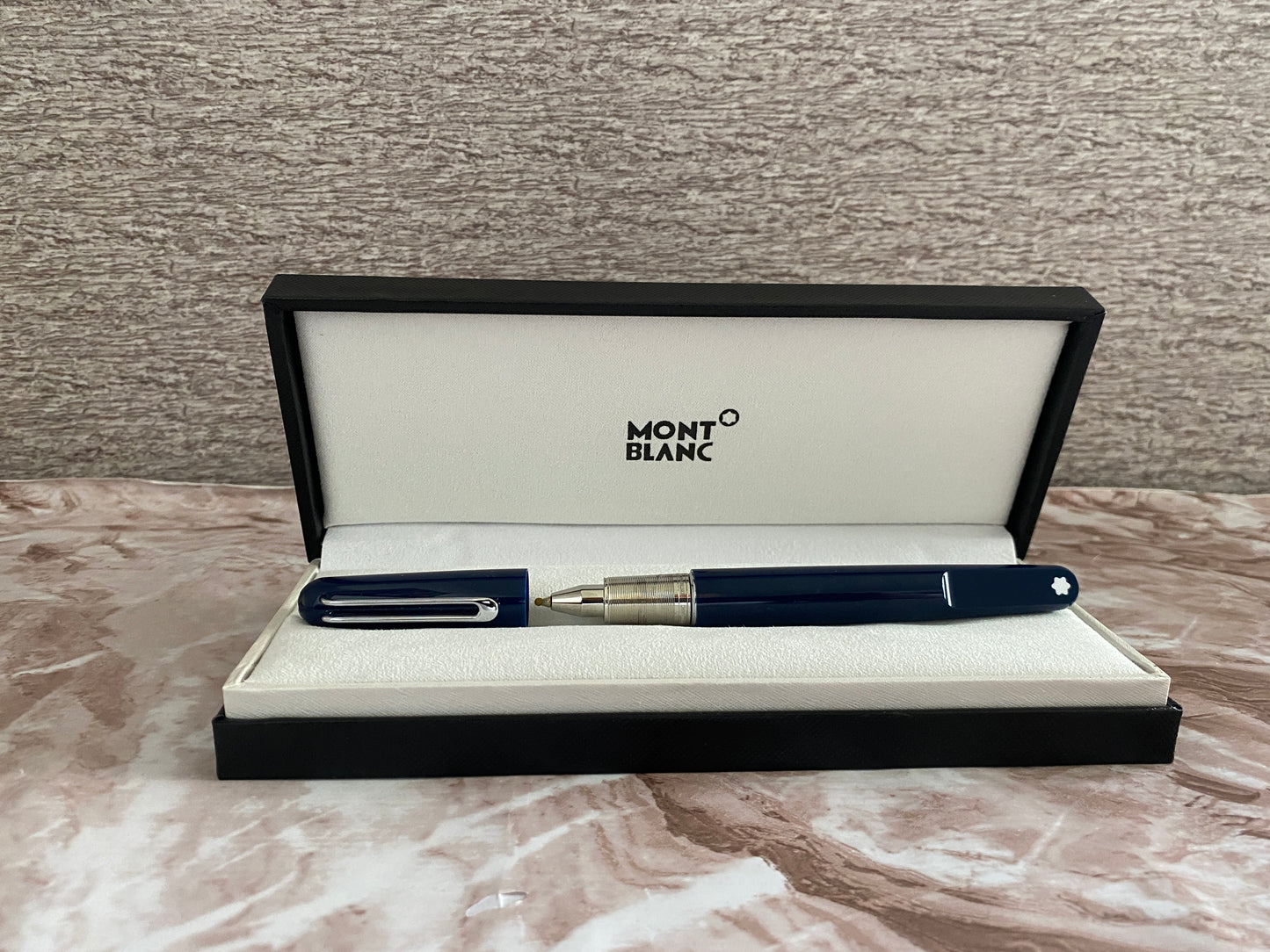 Pluma tipo rollerball serie M azul M0ntblanc desde $850 MXN